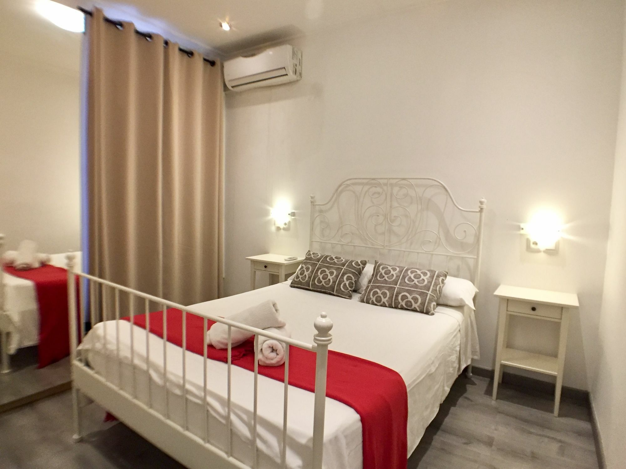 Charm Sagrada Familia Apartment Barcelona Luaran gambar