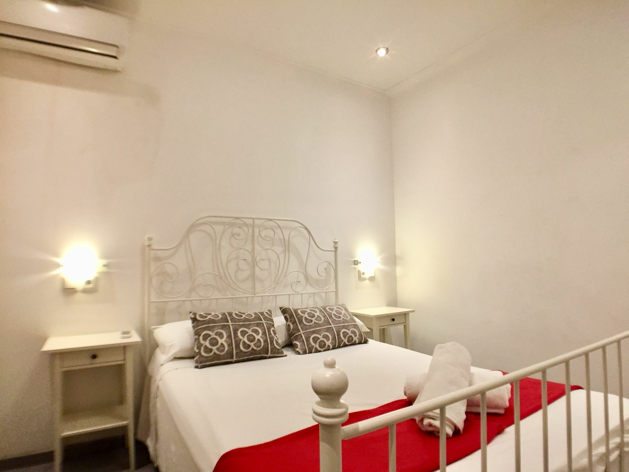 Charm Sagrada Familia Apartment Barcelona Luaran gambar