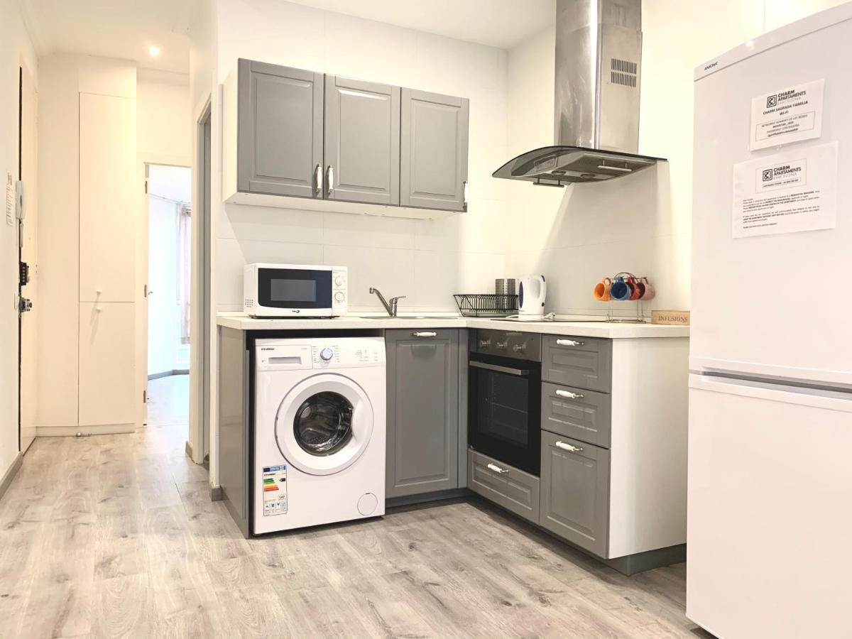 Charm Sagrada Familia Apartment Barcelona Luaran gambar
